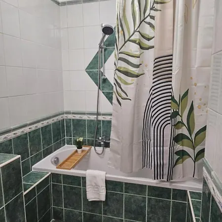 Paradise Apartment *